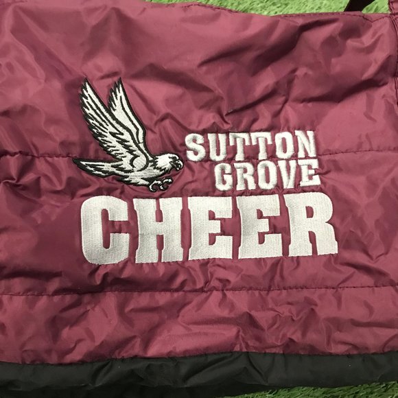 SGHS Cheer Gym Duffle Bag Screen-Used 'Dare Me' Netflix - Picture 11 of 14